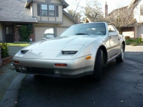 Photo of a 1987-1989 Nissan Z in Champagne Pearl (paint color code 656)