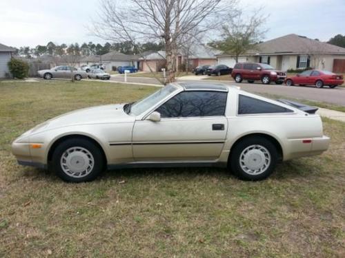 Photo of a 1987-1989 Nissan Z in Champagne Pearl (paint color code 656)