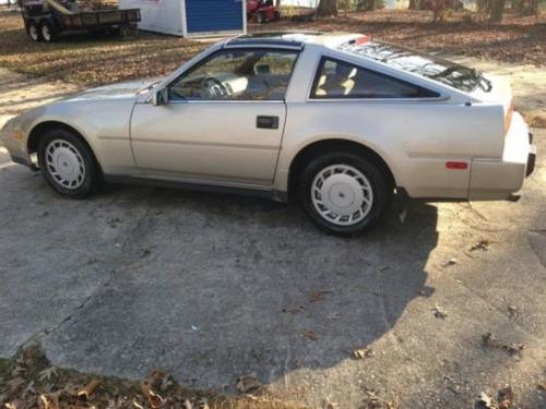 Photo of a 1987-1989 Nissan Z in Champagne Pearl (paint color code 656)