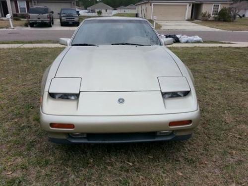 Photo of a 1987-1989 Nissan Z in Champagne Pearl (paint color code 656)