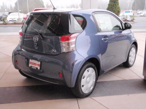 Photo of a 2012-2015 Scion iQ in Pacific Blue Metallic (paint color code 8R3)