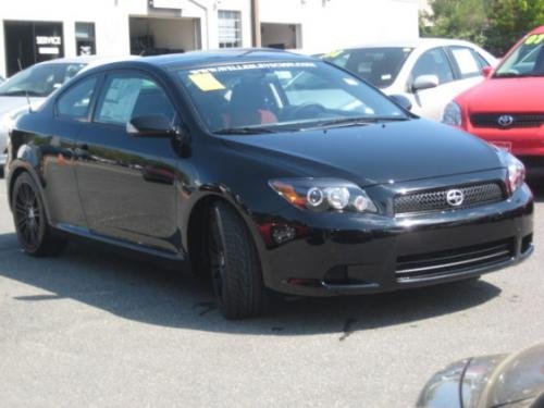 Photo of a 2009 Scion tC in Gloss Black (paint color code 202