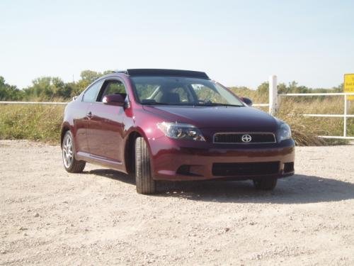 Photo of a 2005-2007 Scion tC in Black Cherry Pearl (paint color code 3P2)