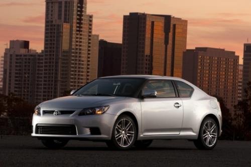 Photo of a 2011-2014 Scion tC in Classic Silver Metallic (paint color code 1F7)