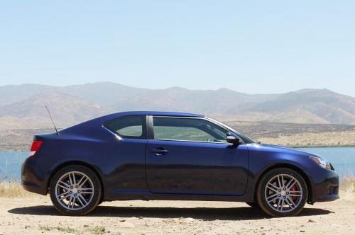 Photo of a 2011-2013 Scion tC in Nautical Blue Metallic (paint color code 8S6)