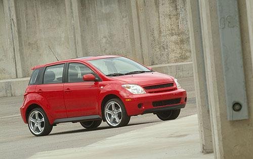Photo of a 2005 Scion xA in Absolutely Red (paint color code 3P0)