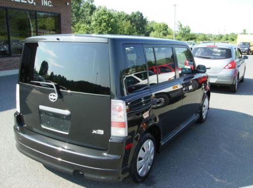 Photo of a 2006 Scion xB in Shadow Mica (paint color code 1F4)