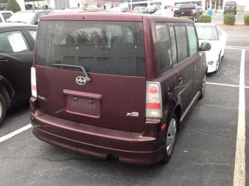 Photo of a 2004 Scion xB in Black Cherry Pearl (paint color code 3P2)