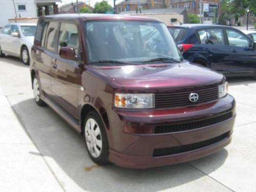 Photo of a 2004-2006 Scion xB in Black Cherry Pearl (paint color code 3P2)