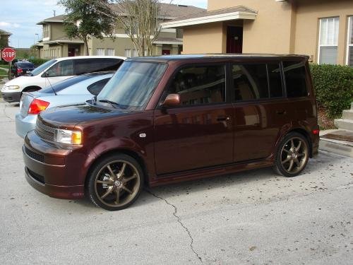 Photo of a 2006 Scion xB in Torched Penny (paint color code 3R2)