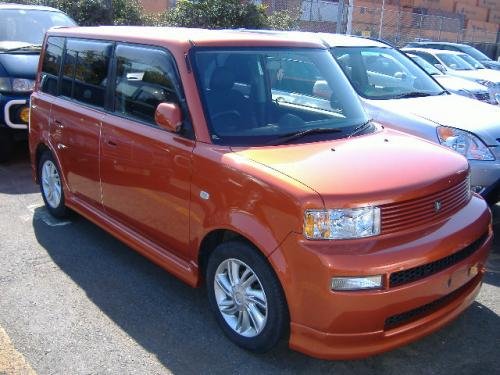 Photo of a 2004 Scion xB in Hot Lava (paint color code 4R8)