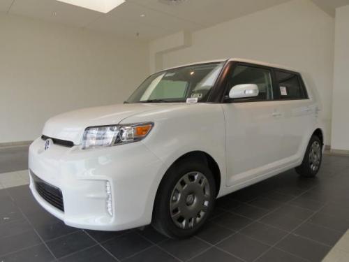 Photo of a 2014 Scion xB in Electric Quartz (paint color code 087)