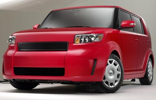 Photo of a 2009-2015 Scion xB in Absolutely Red (paint color code 3P0)