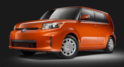 Photo of a 2012 Scion xB in Hot Lava (paint color code 4R8)