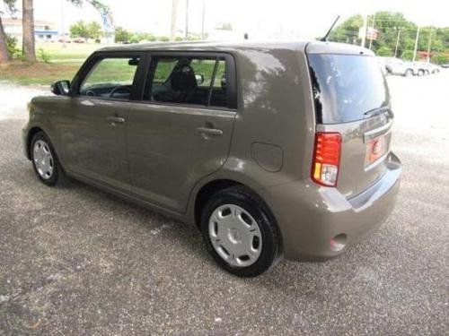 Photo of a 2011-2015 Scion xB in Army Rock Metallic (paint color code 4V0)