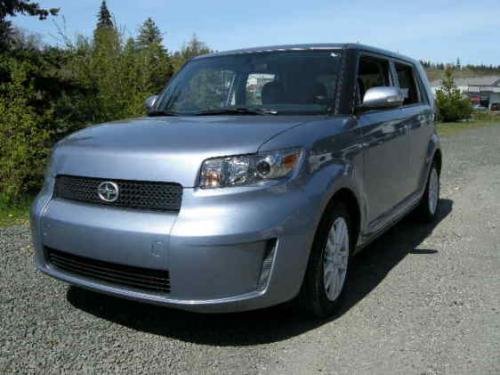 Photo of a 2009-2012 Scion xB in Stingray Metallic (paint color code 8T4)