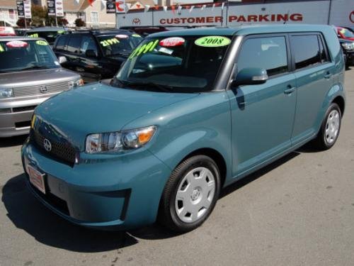 Photo of a 2009 Scion xB in Hypnotic Teal Mica (paint color code 8U3)