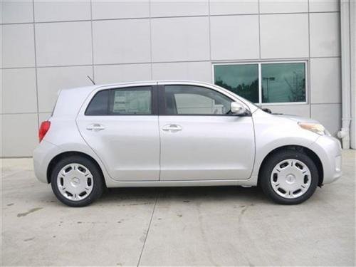 Photo of a 2011-2014 Scion xD in Classic Silver Metallic (paint color code 2MA