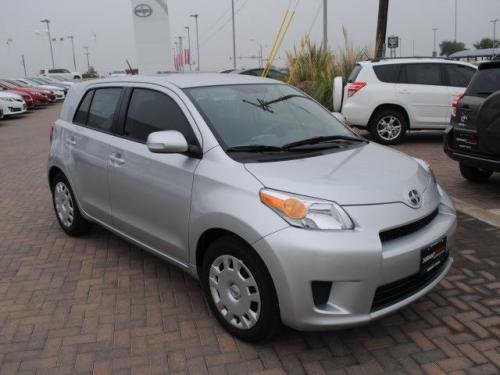 Photo of a 2011 Scion xD in Classic Silver Metallic (paint color code 2MA)