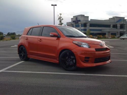 Photo of a 2008 Scion xD in Hot Lava (paint color code 4R8)