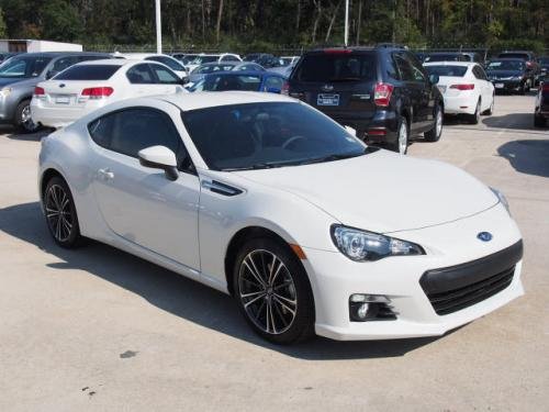 Photo of a 2015-2020 Subaru BRZ in Crystal White Pearl (paint color code K1X)