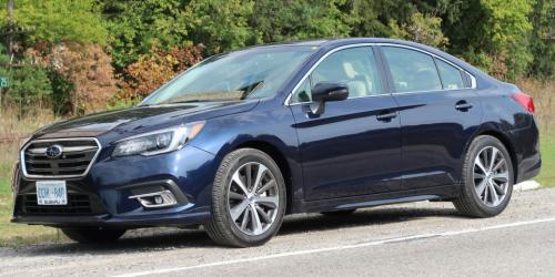 Photo of a 2018 Subaru Legacy in Dark Blue Pearl (paint color code M2Y)