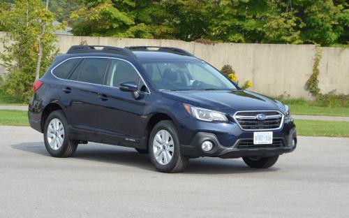 Photo of a 2018 Subaru Legacy in Dark Blue Pearl (paint color code M2Y)