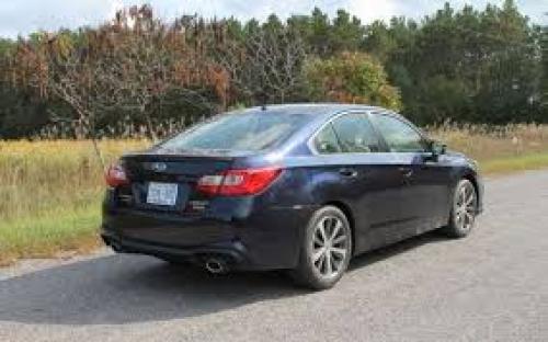 Photo of a 2018 Subaru Legacy in Dark Blue Pearl (paint color code M2Y)