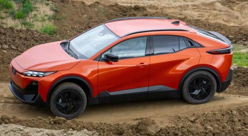 Photo of a 2026 Subaru Uncharted in Habanero Orange Metallic (paint color code 4Z6)