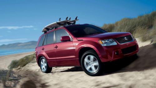 Photo of a 2006-2008 Suzuki Vitara in Shining Red Pearl (AKA Moab Red) (paint color code ZY8)