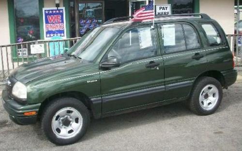 Photo of a 2000-2001 Suzuki Vitara in Cypress Green Metallic (paint color code Z4F)