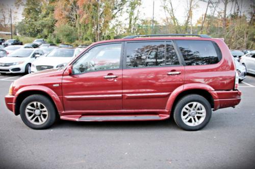 Photo of a 2005-2006 Suzuki XL-7 in Classic Red Pearl (AKA Shining Red) (paint color code ZY8)