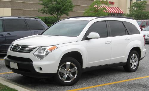 Photo of a 2007-2009 Suzuki XL-7 in Pearl White Metallic (paint color code ZGB)