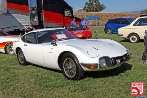 Photo of a 1967 Toyota 2000GT in Pegasus White (paint color code T2309)