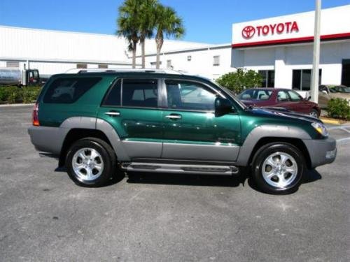 Photo of a 2003 Toyota 4Runner in Imperial Jade Mica (paint color code 6Q7)