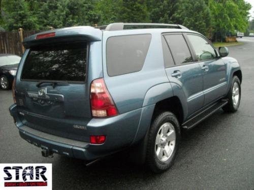 Photo of a 2005 Toyota 4Runner in Pacific Blue Metallic (paint color code 8R3)