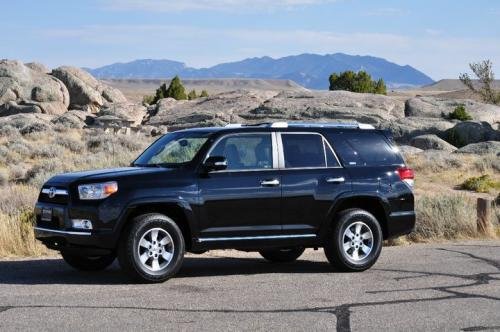 Photo of a 2010-2014 Toyota 4Runner in Black (paint color code 202