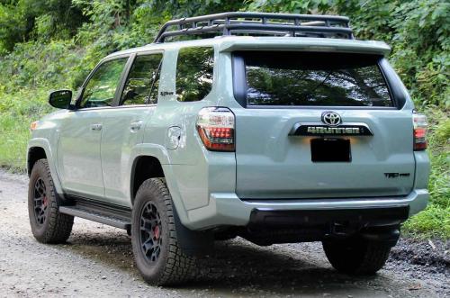 Photo of a 2021-2023 Toyota 4Runner in Lunar Rock (paint color code 6X3)