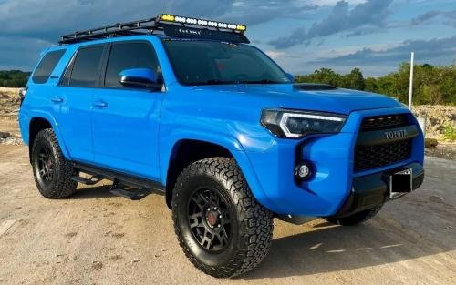 Photo of a 2019 Toyota 4Runner in Voodoo Blue (paint color code 8T6)