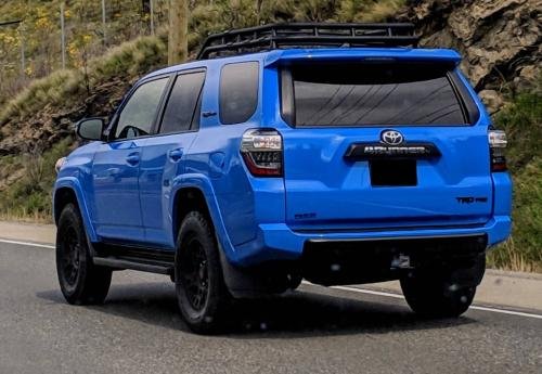 Photo of a 2019 Toyota 4Runner in Voodoo Blue (paint color code 8T6)