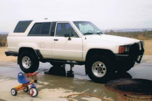 Photo of a 1987 Toyota 4Runner in White (paint color code 2S4)