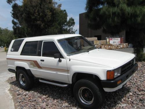 Photo of a 1984-1989 Toyota 4Runner in White (paint color code 2S4)