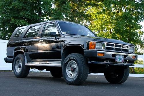 Photo of a 1984-1989 Toyota 4Runner in Black<br>(AKA Gloss Black) (paint color code 202