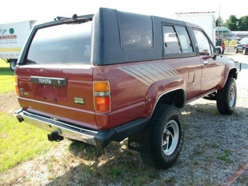 Photo of a 1987-1989 Toyota 4Runner in Garnet Red Metallic (paint color code 3E4)