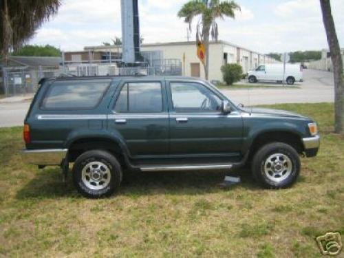 Photo of a 1994-1995 Toyota 4Runner in Evergreen Pearl (paint color code 751