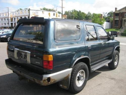 Photo of a 1994-1995 Toyota 4Runner in Evergreen Pearl (paint color code 751