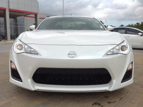 Photo of a 2013-2014 Toyota 86 in Whiteout (paint color code 37J)