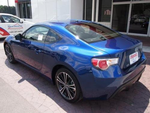 Photo of a 2013 Toyota 86 in Ultramarine (paint color code E8H)