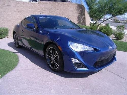 Photo of a 2013 Toyota 86 in Ultramarine (paint color code E8H)