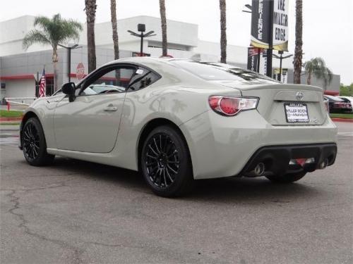 Photo of a 2016 Toyota 86 in Lunar Storm (paint color code H6Q)